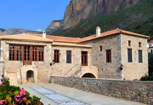 Archontiko HatzipanayiotiHotel Overview