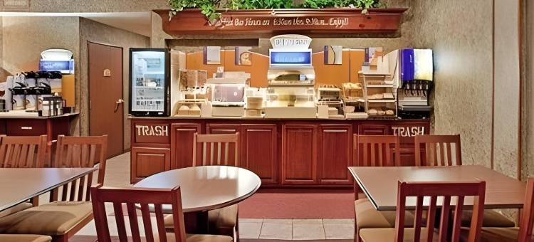 Holiday Inn Express 欧塞奇比奇(Holiday Inn Express Osage Bch - Lake of the Ozarks)图片