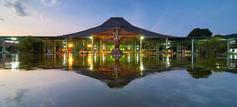 Front One Budget Slamet Riyadi图片