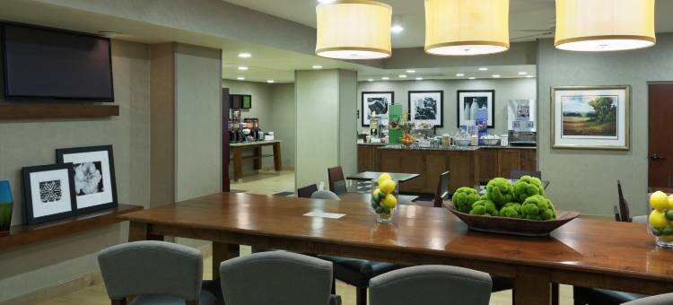 夏洛特大学欢朋酒店(Hampton Inn Charlotte-University Place)图片