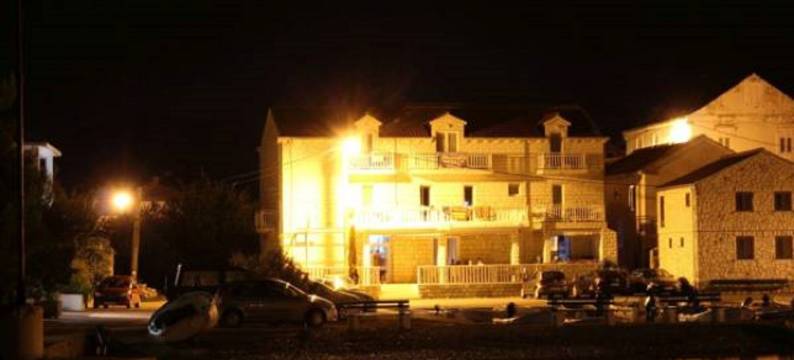 梅纳洛别墅酒店(Villa Menalo)图片