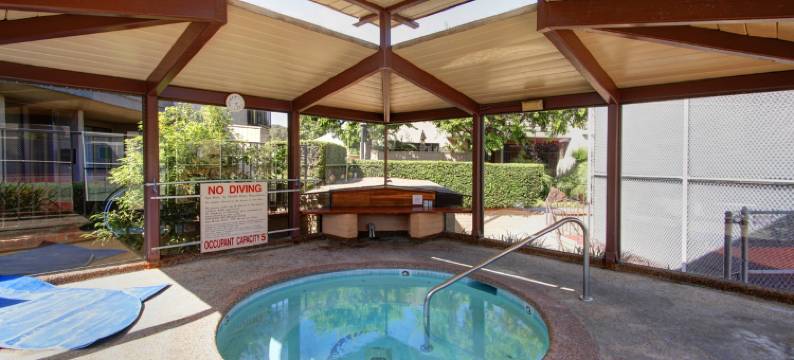 Panoramic Ocean Views and Sunset Balcony - Stunning Coastal Retreat图片