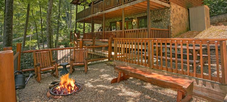 Private Wooded Setting with Game Room and Hot Tub - Stunning Rustic Haven图片