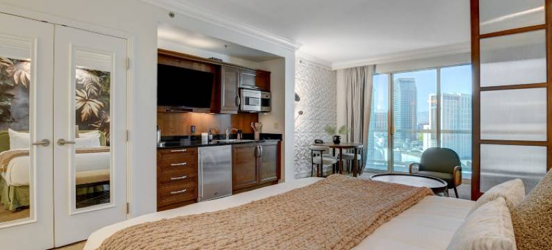 在The Signature的带阳台的高级套房(Premium Suite w/Balcony at the Signature)图片