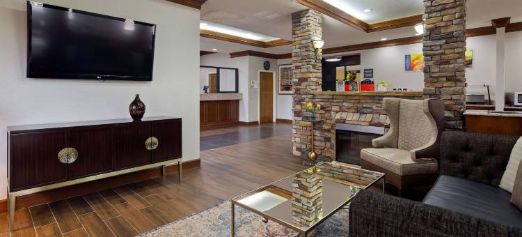 拜伦贝斯特韦斯特套房酒店(Best Western Inn  Suites)图片