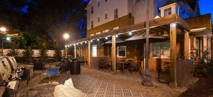 福尔斯彻奇索尼斯塔简单套房酒店(Sonesta Simply Suites Falls Church)图片