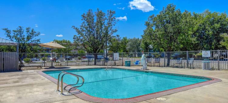 雷德布拉夫6号汽车旅馆(Motel 6 Red Bluff, CA)图片