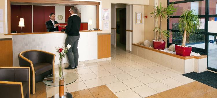 塞祖尔阿菲尔日内瓦圣杰尼酒店(Séjours & Affaires Genève Saint Genis)图片