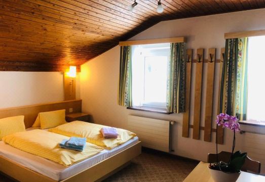 Garni-Appartement Collina Hotel Overview