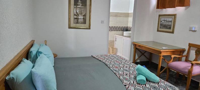 弗利克安弗洛克的宽敞的四床别墅屋顶酒吧(Spacious 4-Bed Villa in Flic en Flac Roof Top Bar)图片