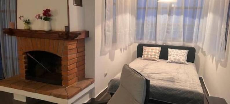 斯梅代雷沃的假日屋，带城市、花园和河景(Holiday House in Smederevo With City, Garden, and River Views)图片