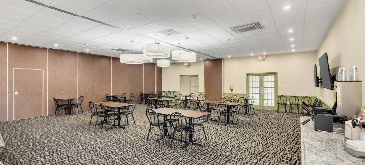 泰特斯维尔肯尼迪太空中心戴斯酒店(Days Inn by Wyndham Titusville Kennedy Space Center)图片