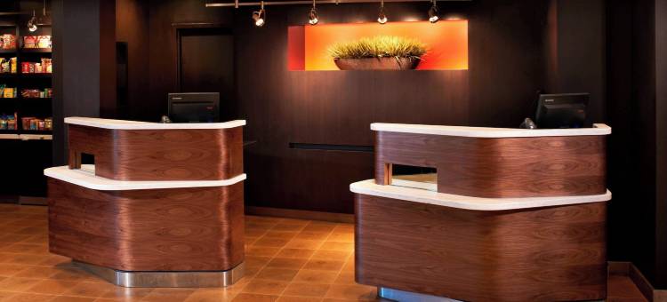 托莱多-罗斯福德-佩里斯堡万怡酒店(Courtyard Toledo Rossford/Perrysburg)图片