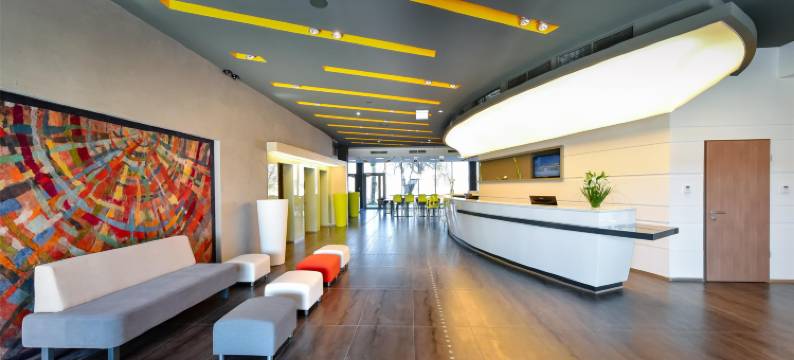 湖边贝斯特韦斯特优质酒店(Best Western Plus Lakeside Hotel)图片