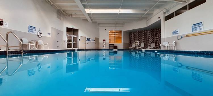 伯灵顿烛木套房酒店(Candlewood Suites Burlington Conference Centre)图片