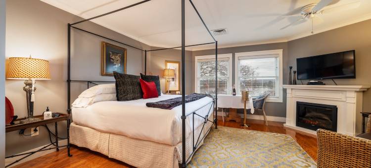 观景台湖畔旅馆(Lookout Point Lakeside Inn)图片