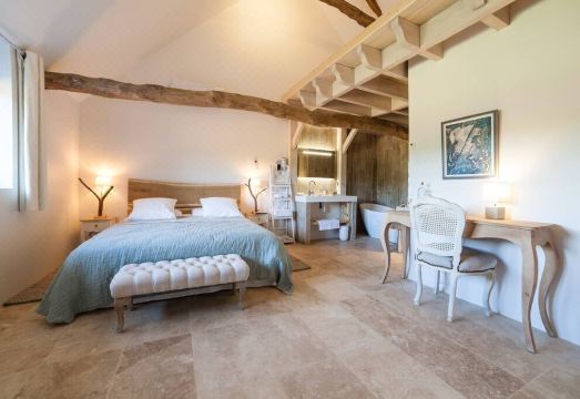 Le Petit Paradis 24 Hotel Overview