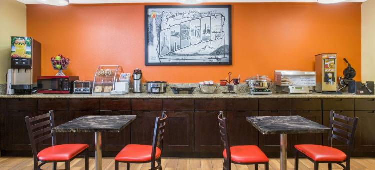 贝克城速8酒店(Super 8 by Wyndham Baker City)图片