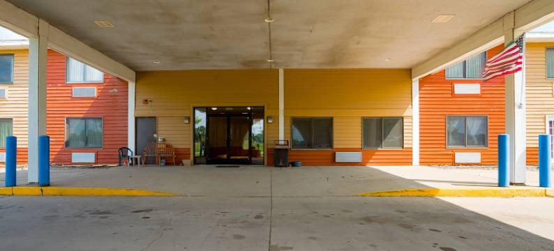 OYO 雷德伍德福尔斯酒店 - 近杰克波特娱乐场(OYO Hotel Redwood Falls Near Jackpot Casino)图片