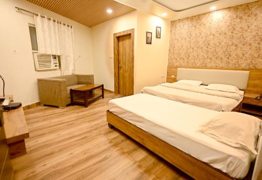 Hotel Vrindavan Palace Hotel Overview