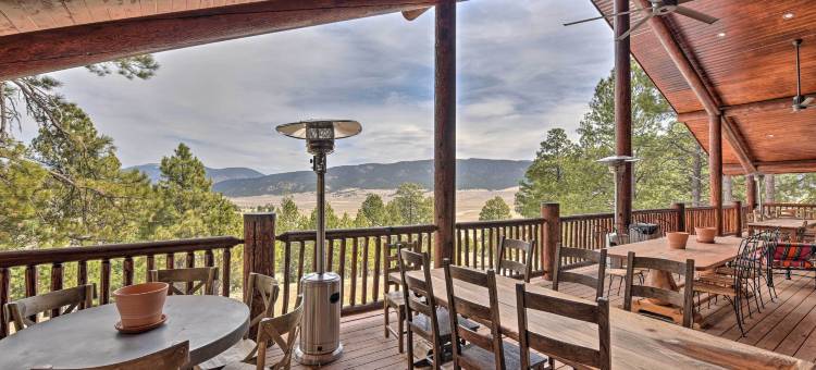 天使之火的大山度假屋，带游戏室！(Grand Mountain Retreat in Angel Fire w/ Game Room!)图片