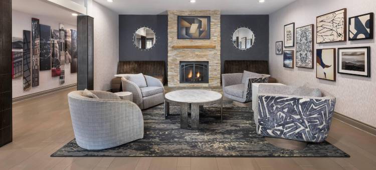 由雷迪森管理的 Country Inn & Suites 阿什维尔市中心隧道路(Country Inn & Suites by Radisson Asheville Downtown Tunnel Road)图片