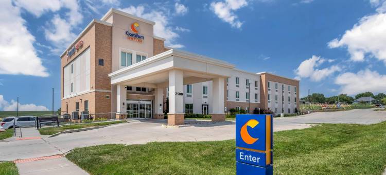 西奥马哈舒适套房酒店(Comfort Suites West Omaha)图片