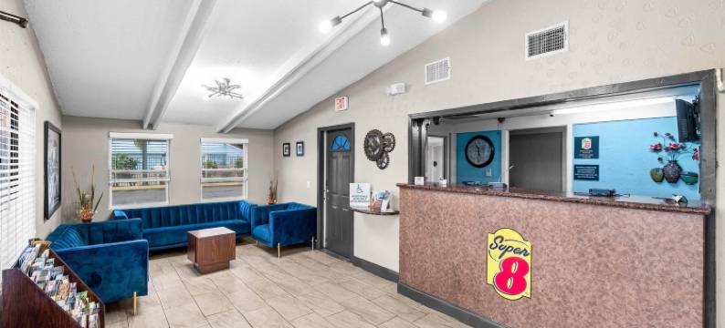 西棕榈滩兰塔纳温德姆速8酒店(Super 8 by Wyndham Lantana West Palm Beach)图片