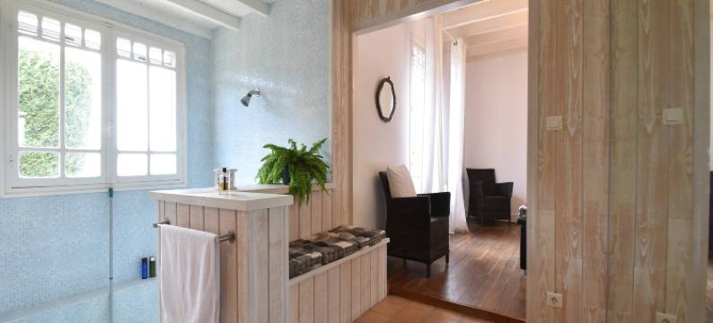 Mansion in Charrin by Loire with Pool图片