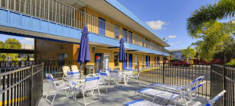 布雷登顿马格努森酒店(Magnuson Hotel Bradenton)图片