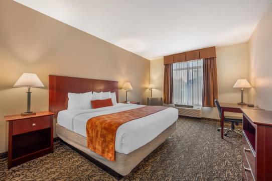 路易斯维尔贝斯特韦斯特优质套房酒店(Best Western Plus Louisville Inn Suites)