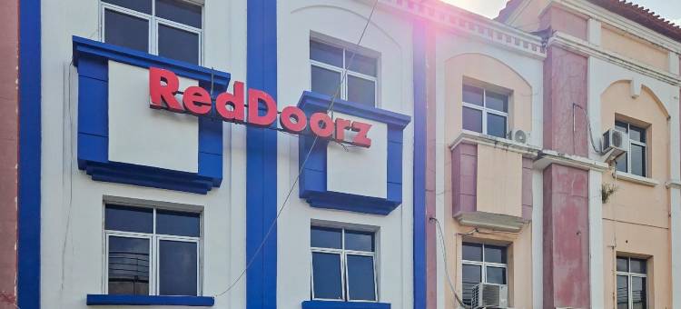 红多兹酒店-近巨港广场购物中心2号(RedDoorz Near Palembang Square Mall 2)图片