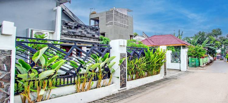 OYO 94851 瓦图伦邦 1 旅馆(OYO 94851 Watulumpang 1 Guest House)图片