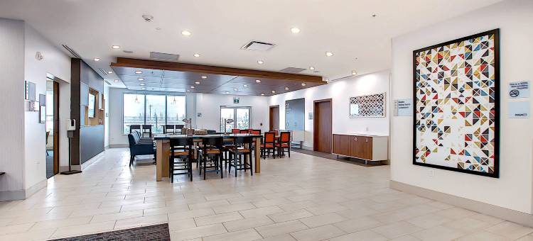 卡尔加里机场小道东北智选假日套房酒店(Holiday Inn Express & Suites CALGARY AIRPORT TRAIL NE by IHG)图片