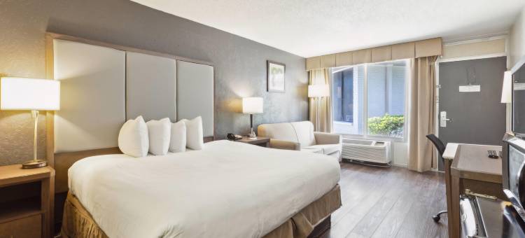 霍马华美达酒店(Ramada by Wyndham Houma)图片