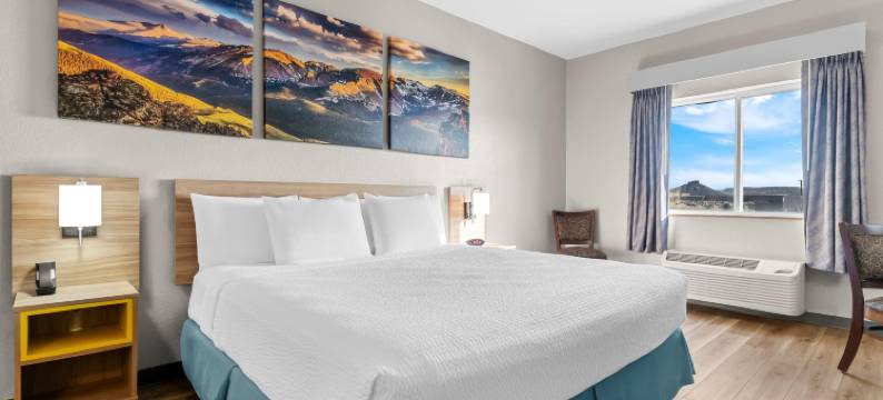 城堡石温德姆戴斯套房酒店(Days Inn & Suites by Wyndham Castle Rock)图片