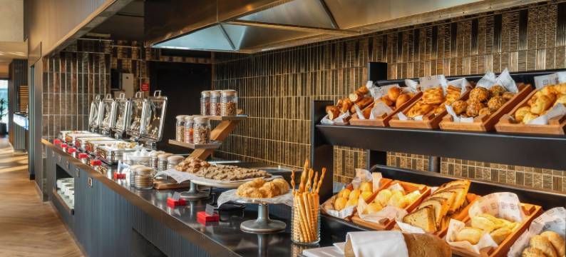 伊兹密尔波尔诺瓦丽笙红酒店(Radisson RED Hotel Izmir Point Bornova)图片