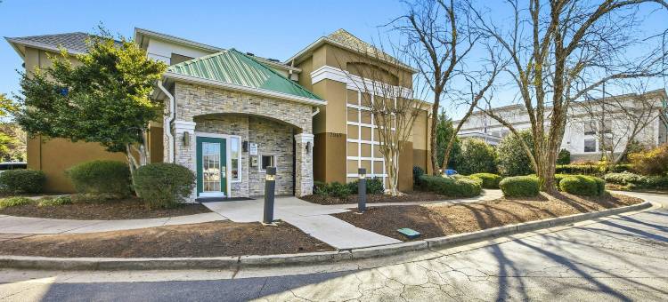 亚特兰大 – Peachtree Corners 霍姆汤公寓(HomeTowne Studios by Red Roof Atlanta – Peachtree Corners)图片