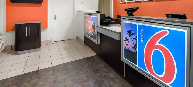 本图拉6号汽车旅馆(Motel 6 Ventura, CA - South)图片