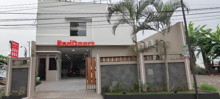 红多兹伊斯兰酒店-塔西马来亚波米宾馆(RedDoorz Syariah @ Boemi Guesthouse Tasikmalaya)图片