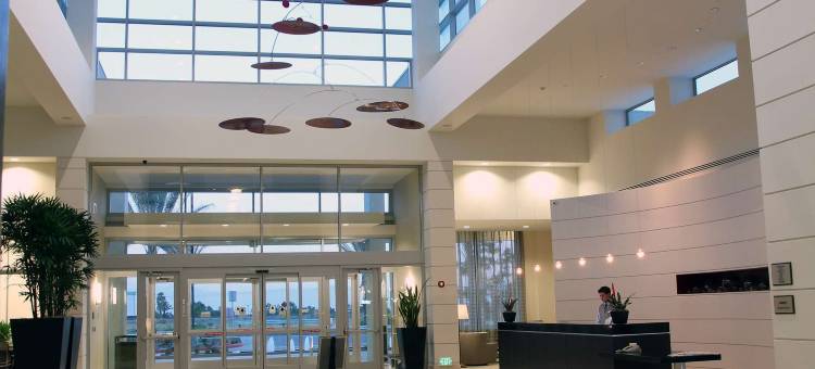 安大略机场酒店希尔顿安泊酒店(Embassy Suites by Hilton Ontario Airport)图片