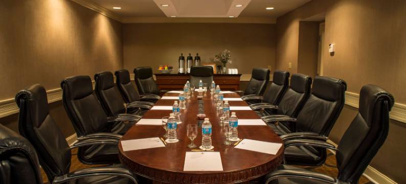 三角研究园罗利达拉姆机场希尔顿逸林酒店(DoubleTree by Hilton Raleigh - Durham Airport at Research Triangle Park)图片