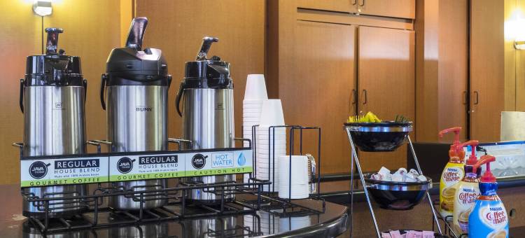 哥伦布市区红顶PLUS酒店-会议中心(Red Roof Plus+ Columbus Downtown-Convention Center)图片