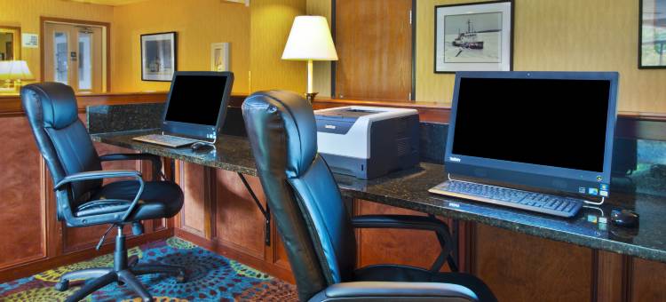 Holiday Inn Express 麦基诺市(Holiday Inn Express Mackinaw City)图片