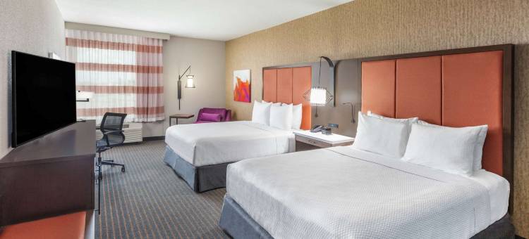 休斯顿东I-10拉昆塔温德姆套房酒店(La Quinta Inn & Suites by Wyndham Houston East at Sheldon Rd)图片