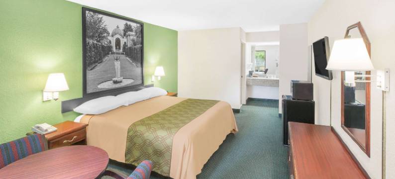 莫比尔速8酒店(Super 8 by Wyndham Mobile)图片