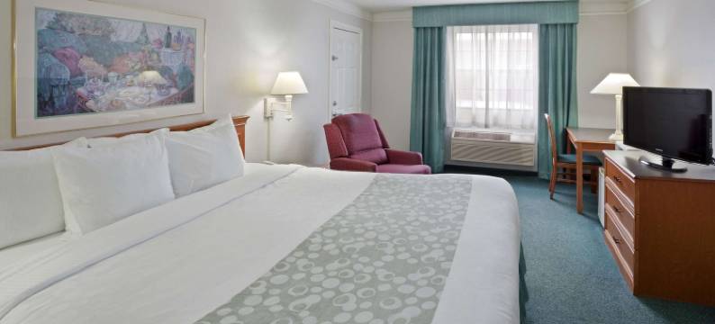 奥马哈西拉昆塔温德姆酒店(La Quinta Inn by Wyndham Omaha West)图片