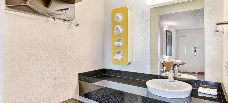 艾姆巴克德拉奥克兰6号汽车旅馆(Oakland, CA - Embarcadero)图片