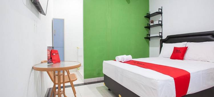 红多兹伊斯兰酒店-近DBL竞技场2号(RedDoorz Syariah Near Dbl Arena 2)图片