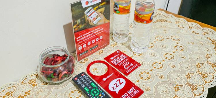 红多兹伊斯兰酒店-近斯拉根中央公园(RedDoorz Syariah @ Sakinah Guesthouse)图片